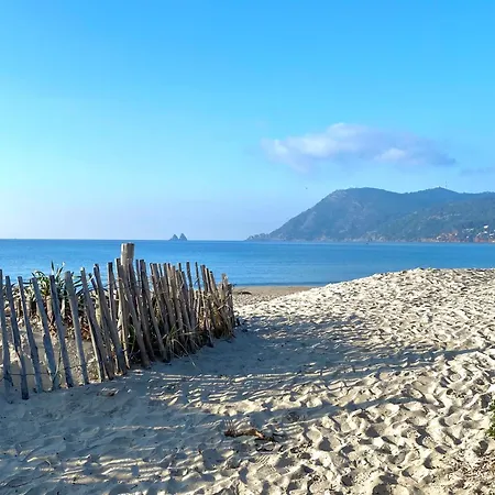 Vue A Tamaris דירה *